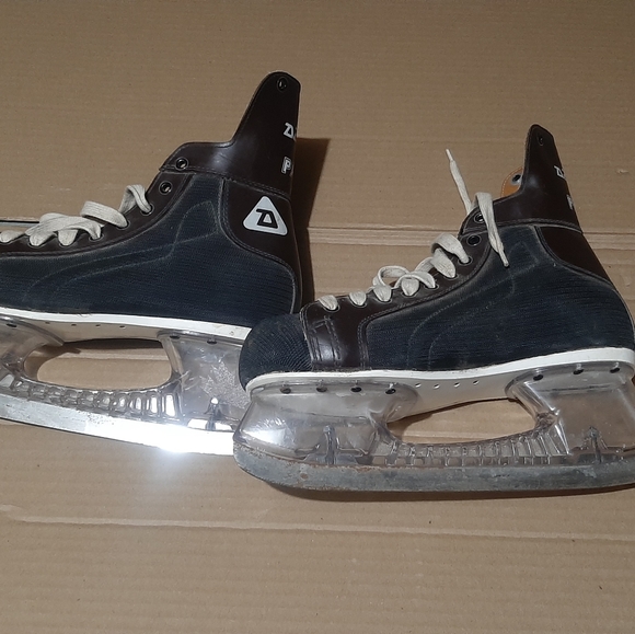 Daoust Pacer Clear Tuk Skates Size 9 - Picture 1 of 7